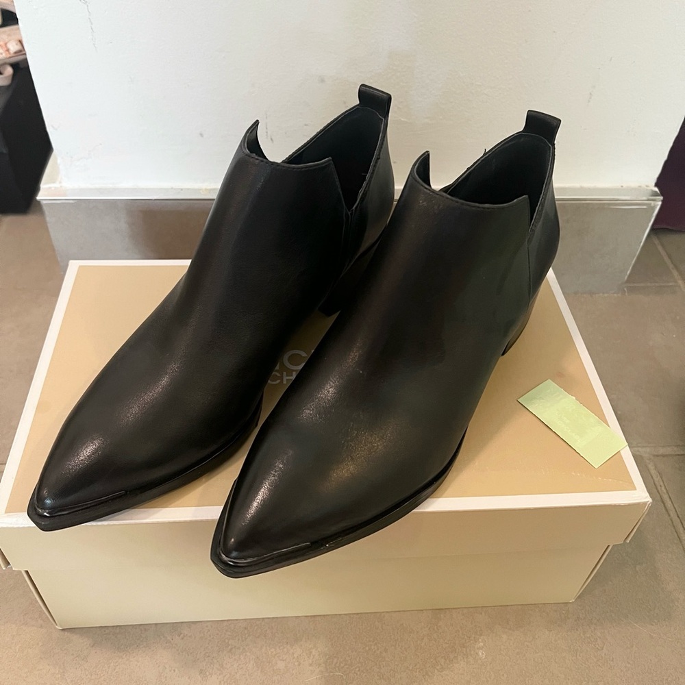 Marc Fisher LTD Black Chelsea Boots/Booties in Nappa Leather Size 5.5